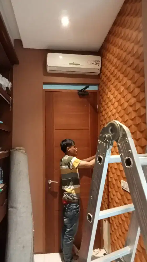 Sepecialis tukang pasang wallpaper