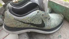 NIKE lunarlon size 42