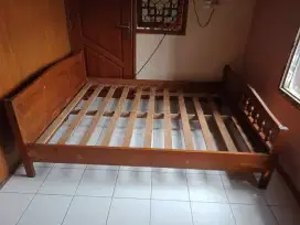 Tempat tidur kayu jati no. 2