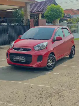 Kia picanto manual 1.0 2017 km5rb seperti baru