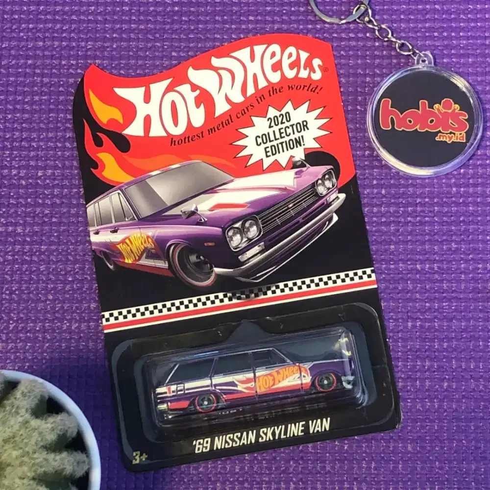 Diecast Hot Wheels Collector Edition 2020 Nissan Skyline Wagon Mail in