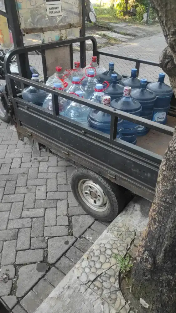 cari pegawai untuk pengataran galon