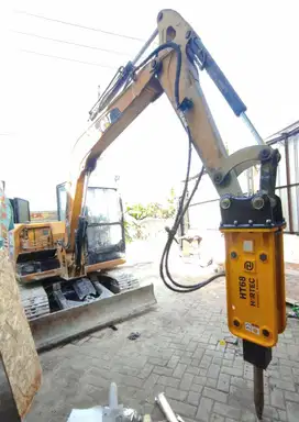 Excavator 305 Caterpillar/PC 75/PC 200