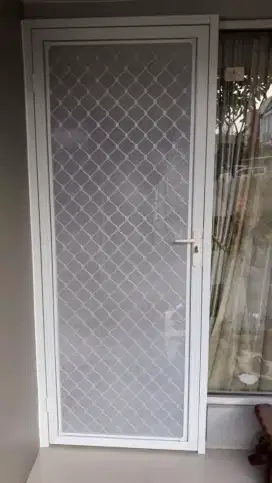 pintu kasa nyamuk aluminium