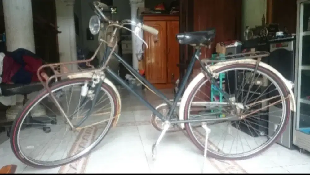 Sepeda antiq merk fongers holand