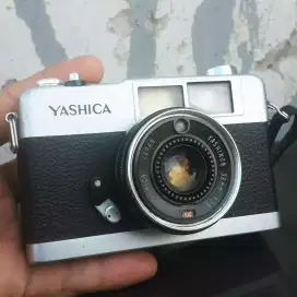 Kamera Yashica 35ME