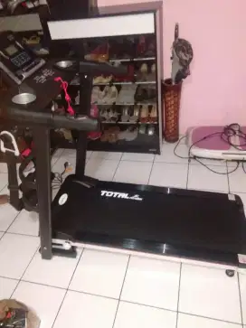 Alat fitnes treadmill elektrik TL 607 with aplikasi