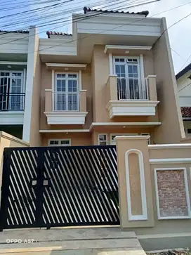 Dijual Rumah Siap Huni, Bangunan Baru 2 Lantai, View Gunung, di BPPB