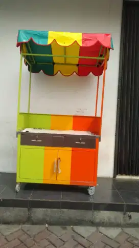 Gerobak Dagang Tenda  
Uk.P.113 x L.60 x T.210 cm