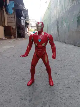 Action figure Ironman ukuran 30cm bahan plastik