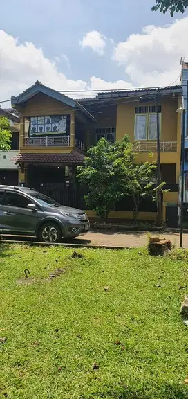 Rumah dekat stasiun dekat tol di taman cimanggu