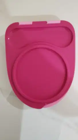 Tupperware makanan untuk anak