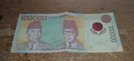 Uang polymer Rp 100.000 keluaran tahun 1999 ( 2 lembar )