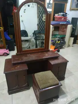 MEJA RIAS JATI  BEKAS