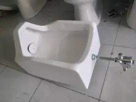 Urinal, urinoir merk toto U57 kondisi 97%mulus fullset