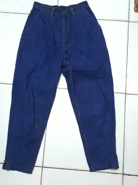 PL celana branded