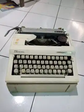 AMesin ketik antik