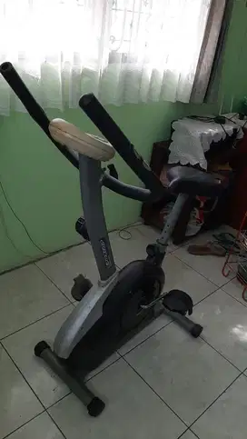 Sepeda statis merk Sportop