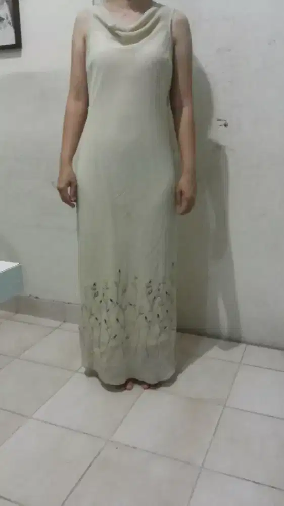 Dress anggun krem