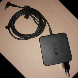 Adaptor asus x200c  19v  3,42A ori bekas bagus