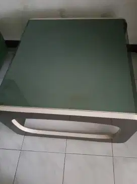 Meja kaca kotak/ Meja untuk hiasan
