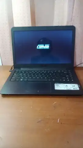 Laptop Asus 14 inc.Ram 4GB AMD HDD 1000GB 2 Core . VIVOBOOK