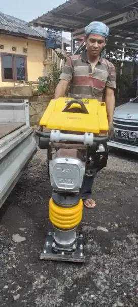 Baby roller jack hammer genset senso pemadat molen stamper kodok kuda