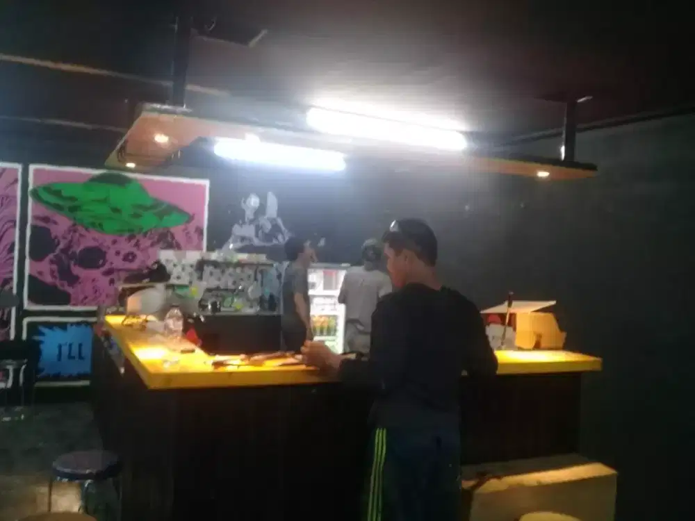 Meja bar bhn dr kyu jati belanda  harg itugn permetr  1.5