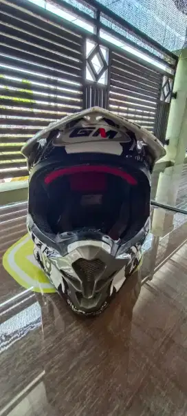 Helm Motocross second