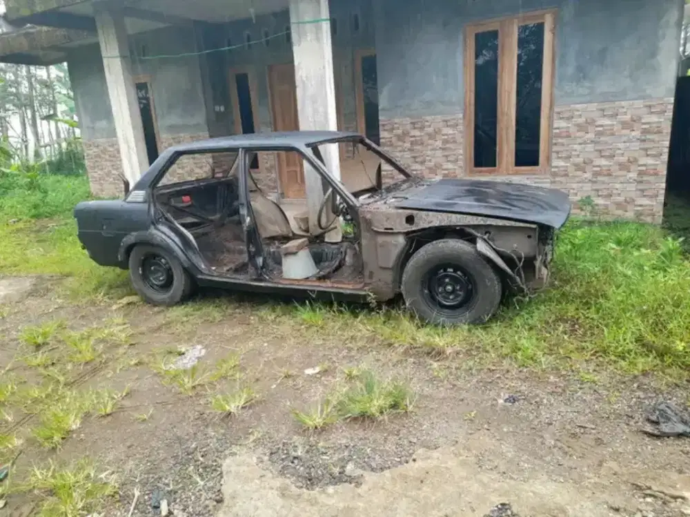 Tampung mobil tua dongkrok/Rongsokan