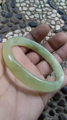 Gelang Batu Giok