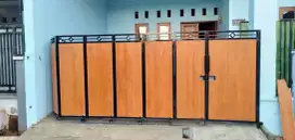 Pintu pagar dorong minimalis varias motif kayus model rel lengkung,