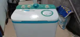 Mesin cuci 2 tabung merek sanken