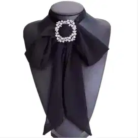 Kalung Choker model dasi kupu-kupu