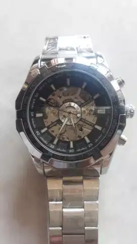 Jam tangan otomatis tanpa baterai