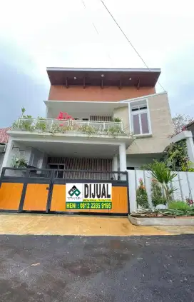 Rumah dijual di Cluster Arcamanik Rumah Super mewah ada kolam renang