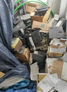 Cari alat kantor rusak