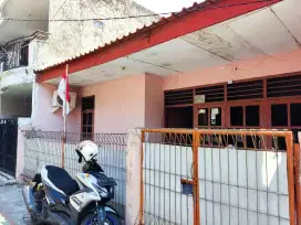Rumah dijual Tanjung Duren Selatan Asri Strategis Adem