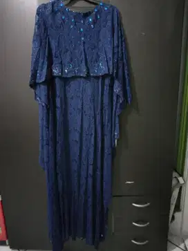 Brokat model cape atau kaftan