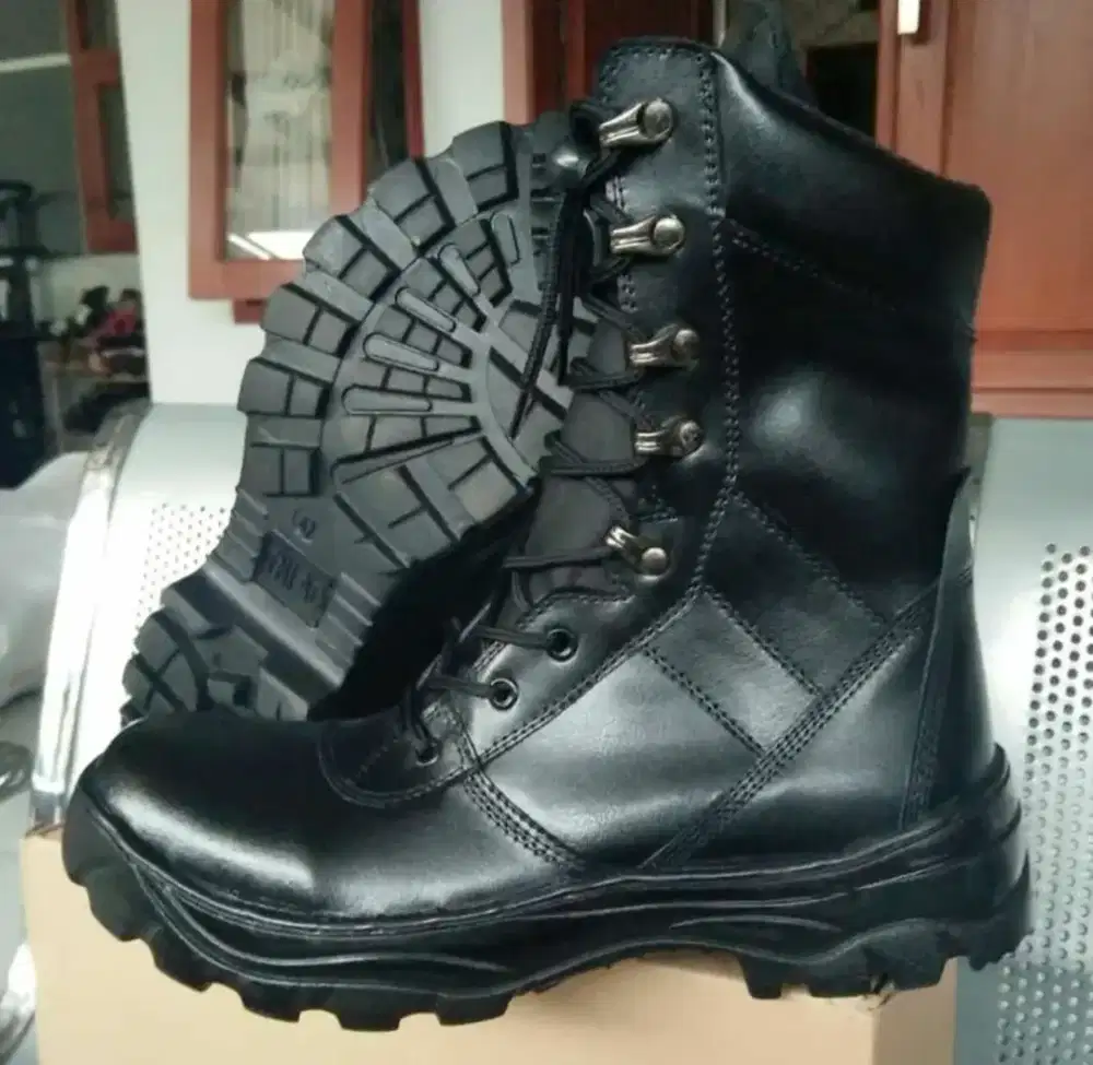 Sepatu PDL kulit