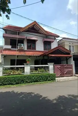 Rumah strategis Bintaro Sektor 2, Harga Hub Contact / Chat