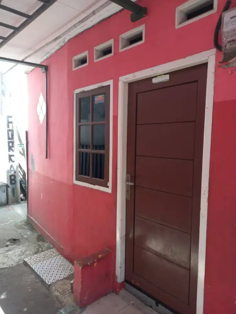 Di Jual petakan (3 skat) dekat jalan raya dan angkot