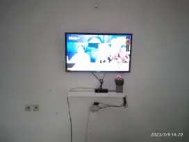 BRACKET BRIKET TV
