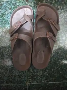 Sandal fladeo ukuran 40 warna coklat