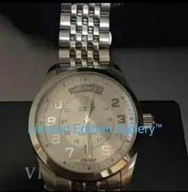 Like New Victorinox Swiss Army VSA Ambassador Automatic