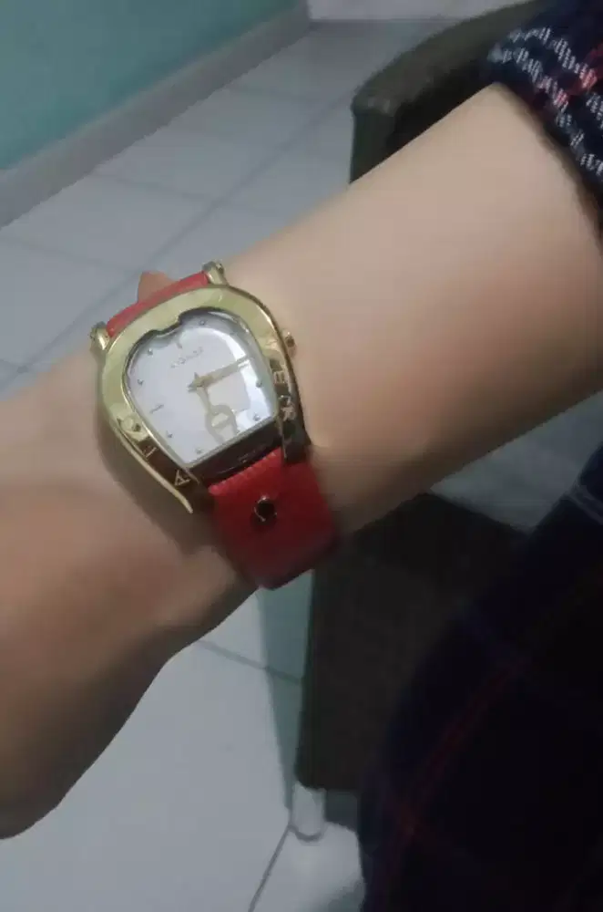 Jam tangan Etien Aigner