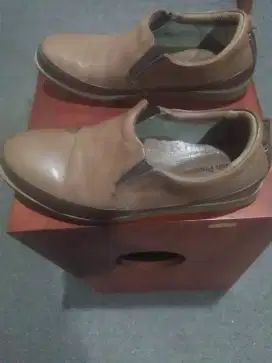 Jual  sepatu Hush Puppies ori