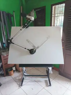 Meja gambar mutoh bandul