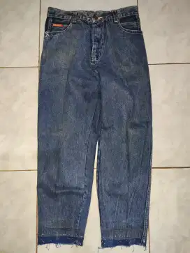 Celana Levis Panjang Stranger