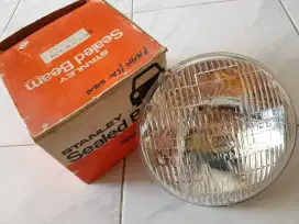 Lampu Sealed Beam 12V